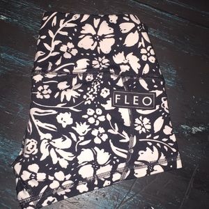 Low Rise Contour Fleos.